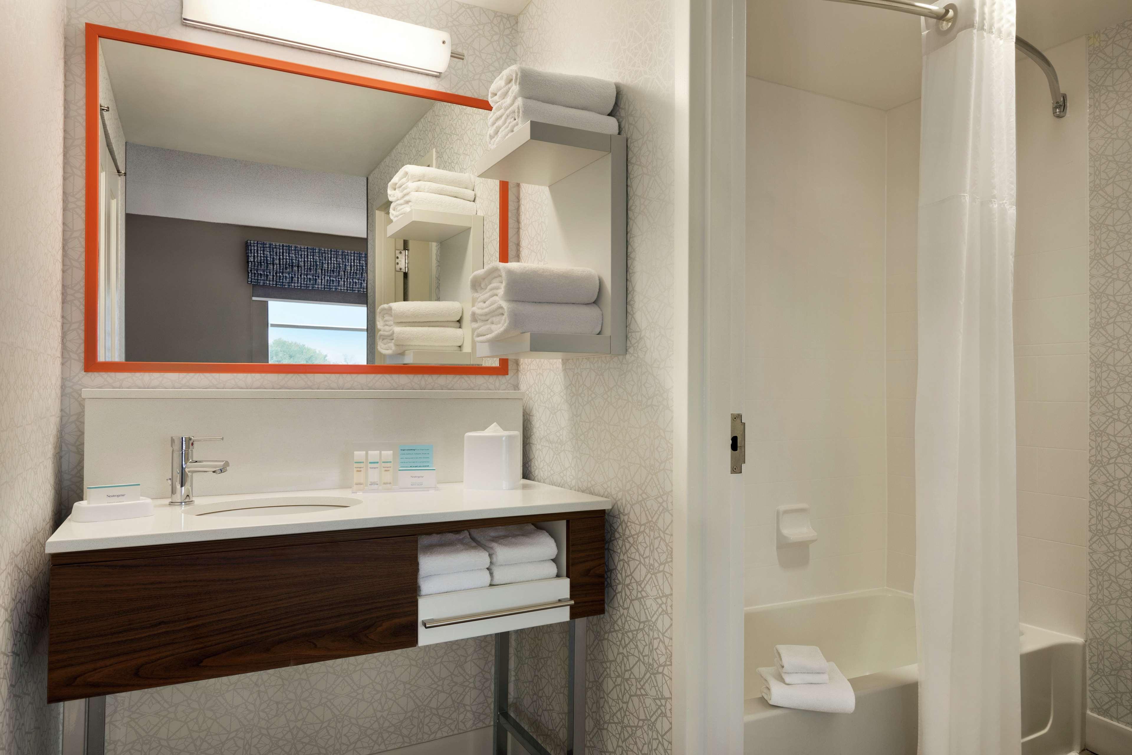 Hampton Inn & Suites Frederick/Fort Detrick Εξωτερικό φωτογραφία