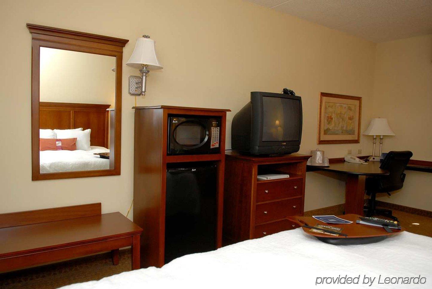 Hampton Inn & Suites Frederick/Fort Detrick Δωμάτιο φωτογραφία